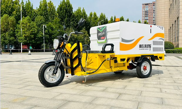 郑州市市政政引入上海众鼠智能设备有限公司QX11纯电款三轮高压清洗车助力城市清洁升级